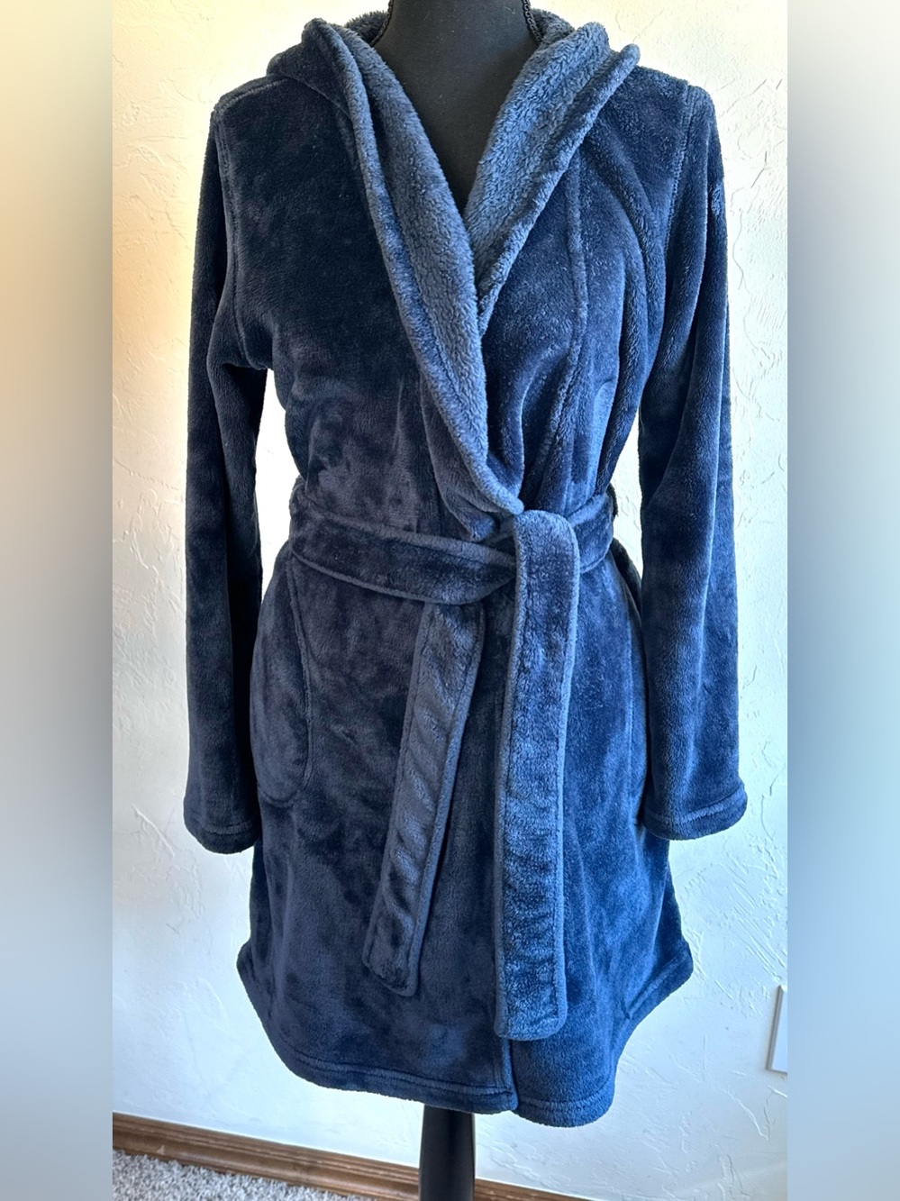 Ugg Women’s Navy Blue Plush Fleece Cozy Belted Bathrobe with Hood Sz S